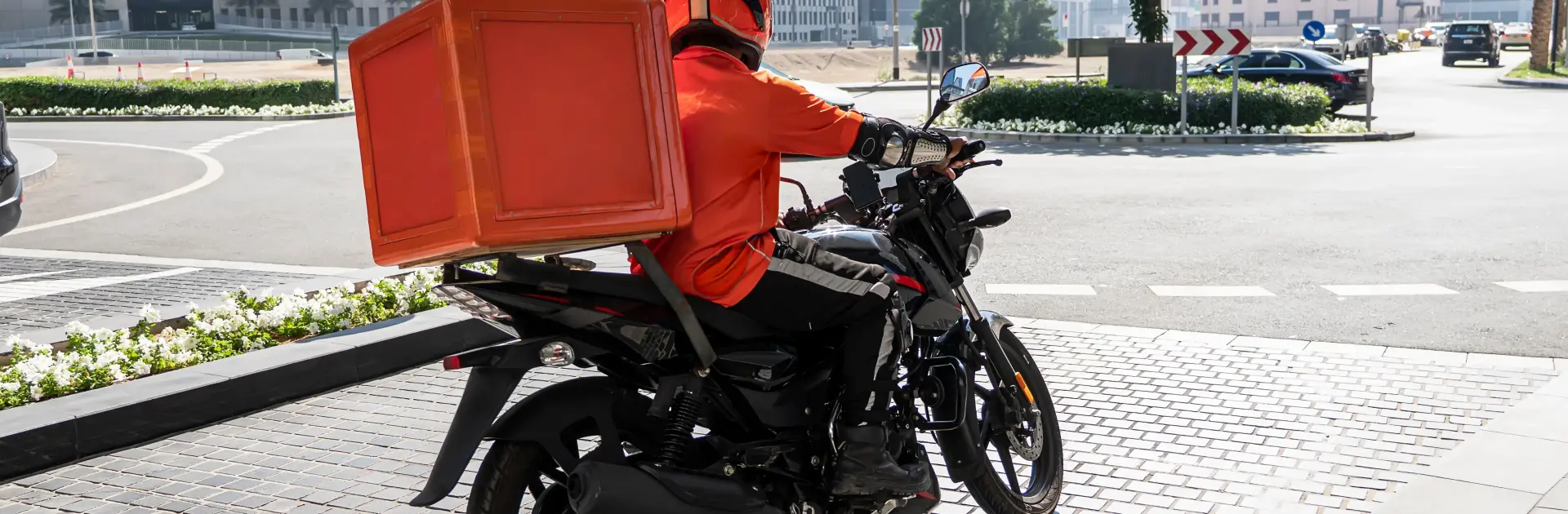 MOTORLU KURYE
